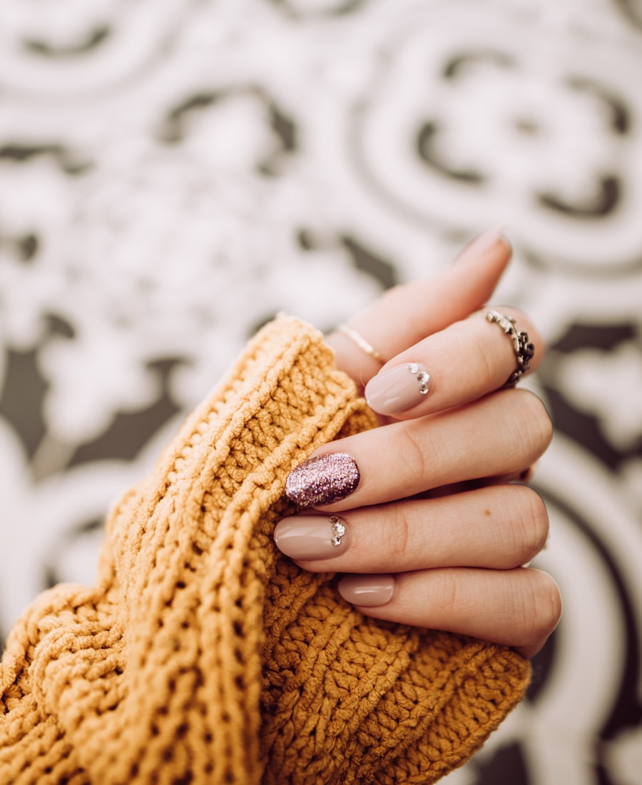 Almond-shape press-on nails try-on